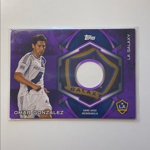 Omar Gonzales signed card